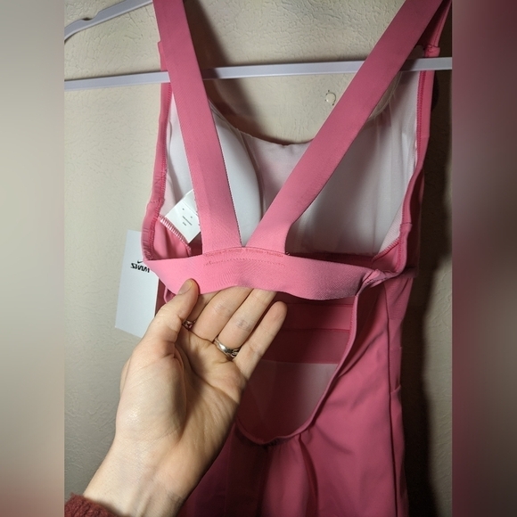 Nike Mesh Solid Edge V-back one piece swimsuit - Picture 7 of 12